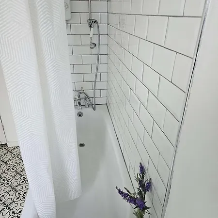 בית נופש Spacious 4br Family-friendly In Redfield בריסטול